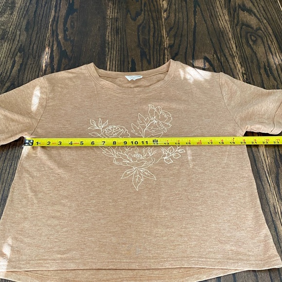 Joyfolie Floral Print Tee - Picture 8 of 11